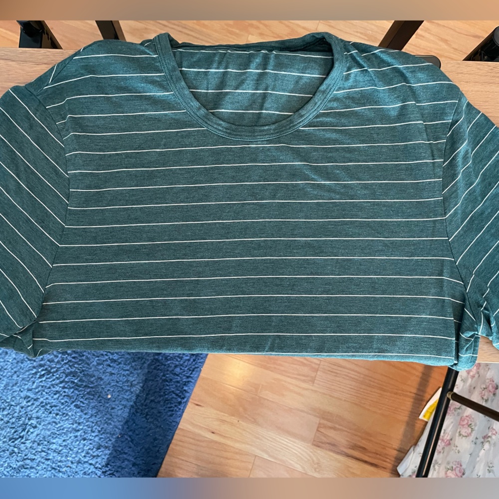 Lululemon T-shirt